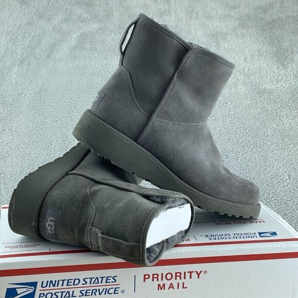 UGG Women's Classic Mini Ii Boot, Grey, 09 S026 - Picture 1 of 8